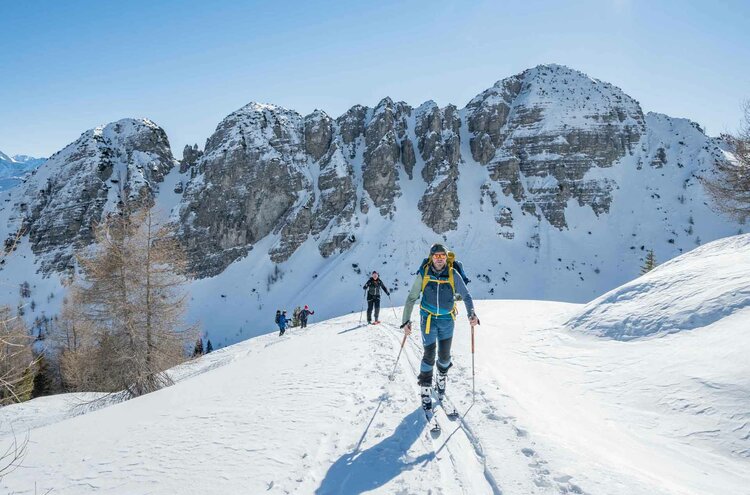 Skitour im Gschnitztal Eine Gruppe bei einer Skitour im Gschnitztal